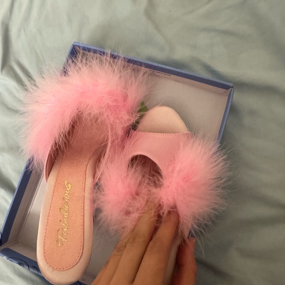 Pink Feathered Lingerie Set - Picture 7 of 16